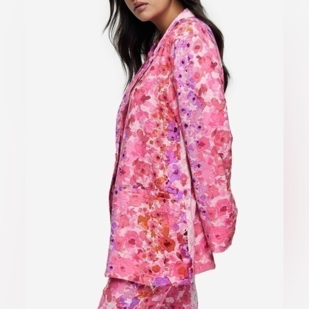 Pink floral blazer - Picture 3 of 15